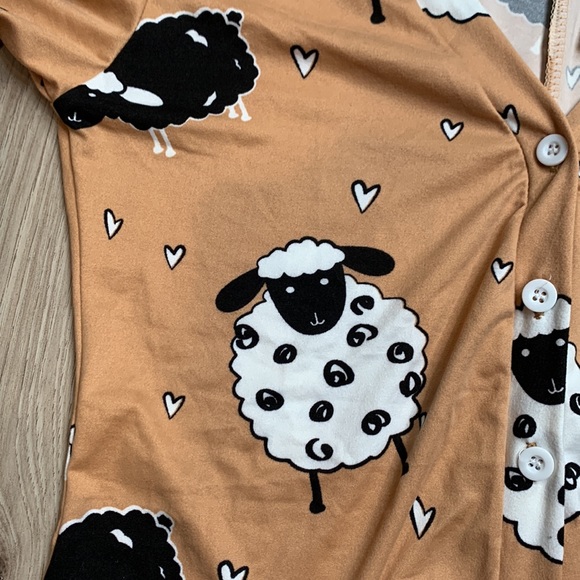 Romper - Picture 2 of 3